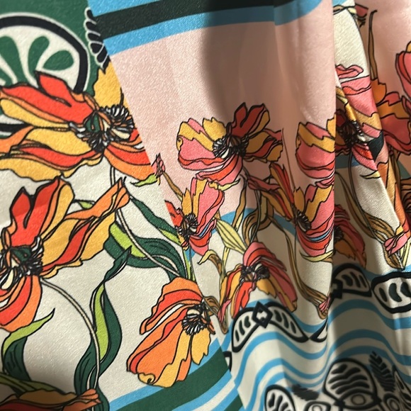 Colorful Floral Patterned Blouse - Picture 10 of 15